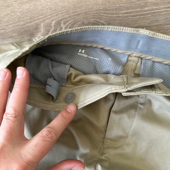 Under Armour golf shorts - Picture 3 of 5